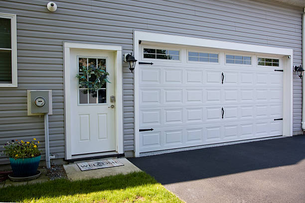 24/7 Emergency Garage Door Panel Replacement experts in Roswell, NM